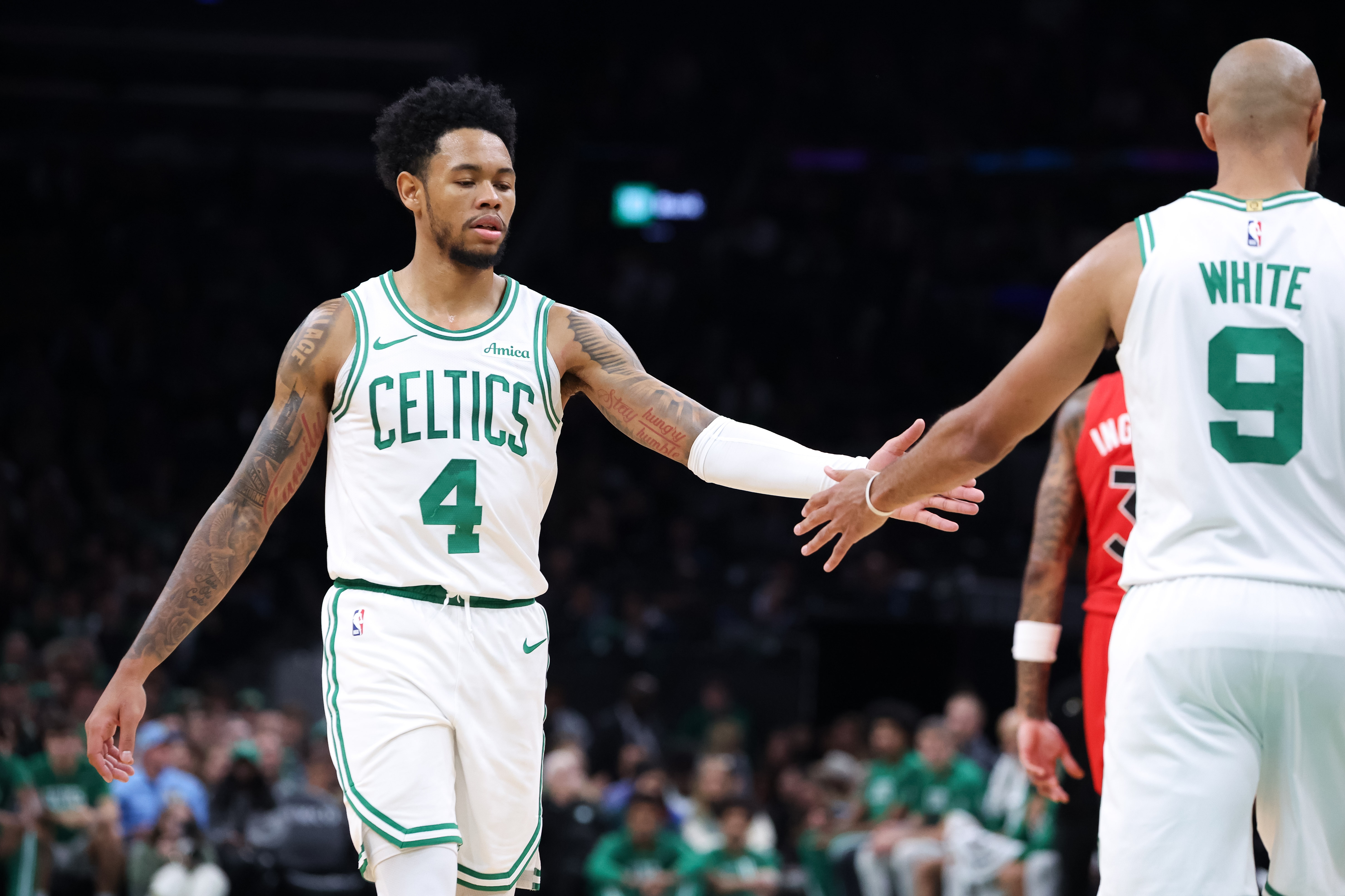 正规平台-安芬尼·西蒙斯:努力阅读比赛 我的侵略性给了球队额外的能量