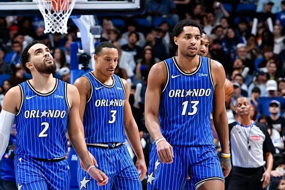 开季至今都坑了多少把了，魔术竟然还敢让他留在轮换阵容中？